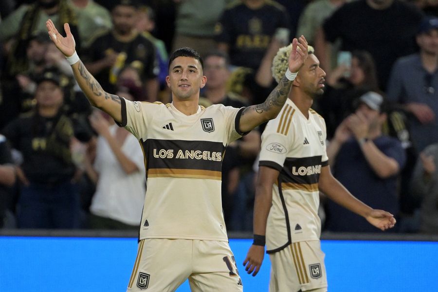 Short-handed Real Salt Lake fight for 1-1 draw with LAFC 