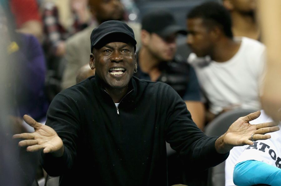 Michael Jordan is to blame for Jerry Krause's widow being booed