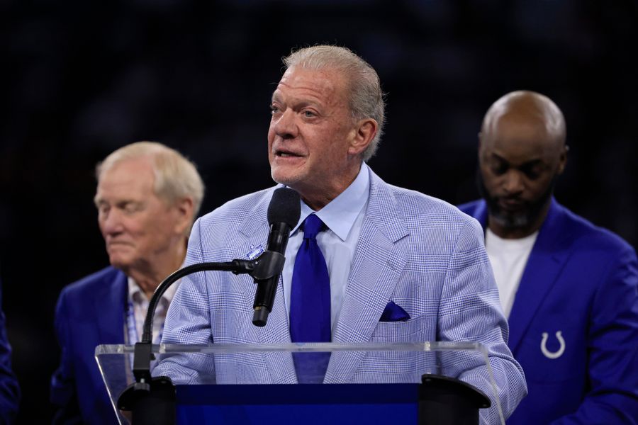 Colts' owner Jim Irsay makes case for Andrew Luck to stay retired