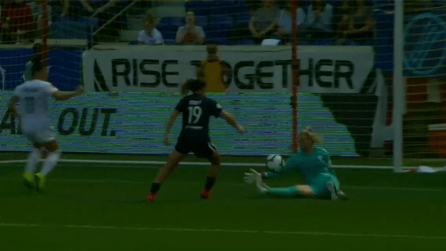 Ashlyn Harris Somehow Didn’t Get A Foul For This Draw-Preserving Takedown