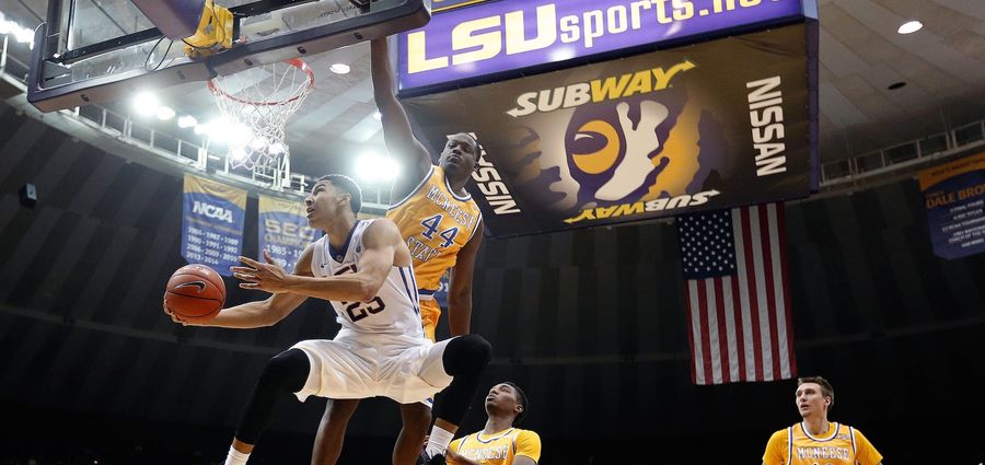 Ben Simmons Did So Many Cool Dunks Tonight