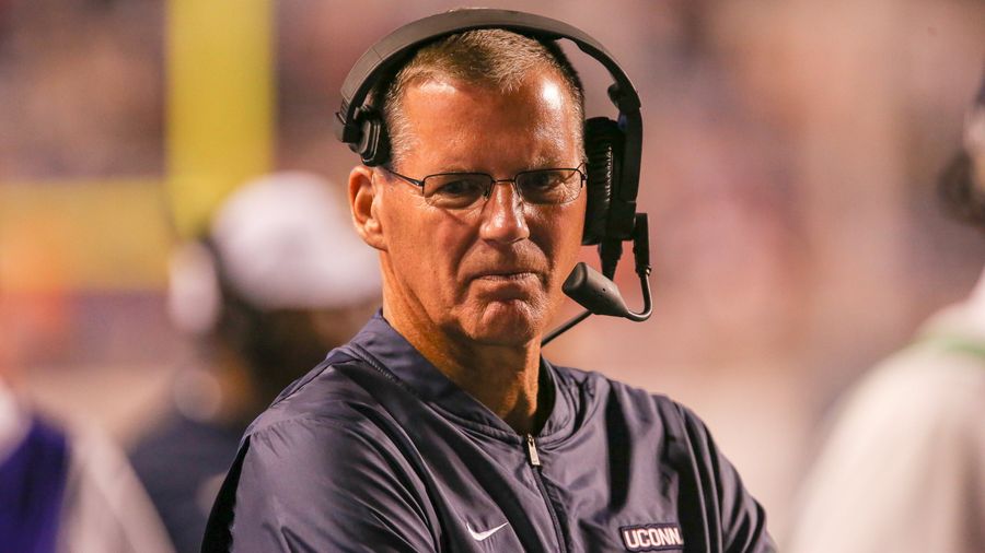 Randy Edsall Storms Out Of Press Conference After Reporter Dares To Ask About UConn&#39;s Shitty Defense