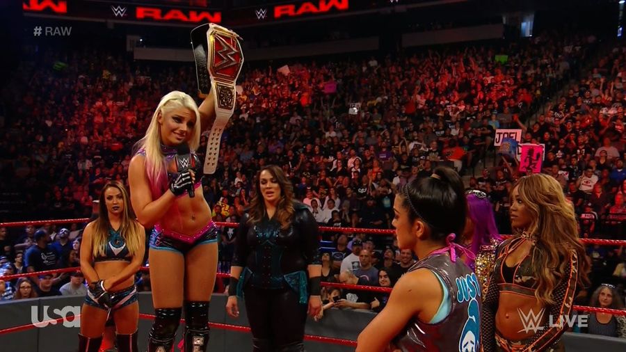 Women Wrestlers Had The First Half Hour Of <i>Raw</i>, And It Was Really Fun