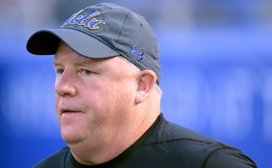 Chip Kelly Is Only Three Games Into His College Return And It&#39;s Already Getting Sloppy