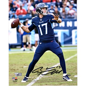 Autographed Tennessee Titans Ryan Tannehill Fanatics Authentic 8" x 10" Vertical Photograph