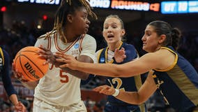 Gonzales, Jones, lead No. 1 seed Texas past Drexel 82-42