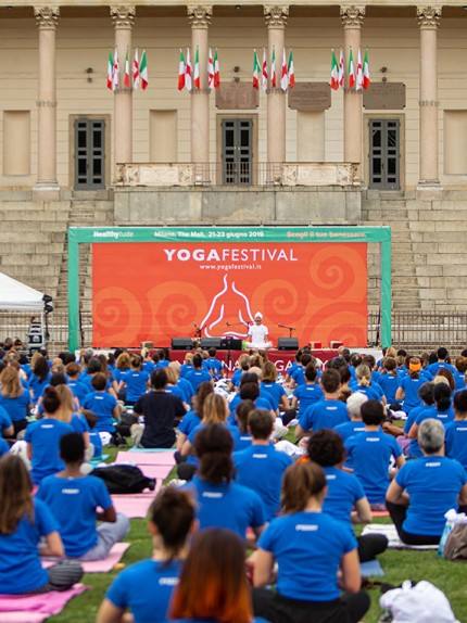 Yoga, meditazione e balli: cronaca di una serata di solstizio d'estate