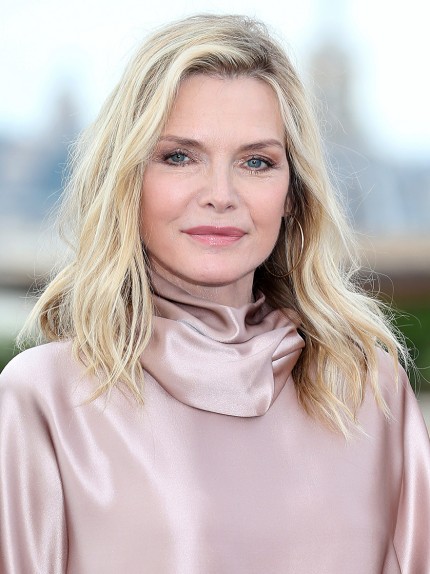 Michelle Pfeiffer: «Ai bambini si ripete sempre: “Dovete fare i bravi”. Ma cosa vuol dire questa frase?»