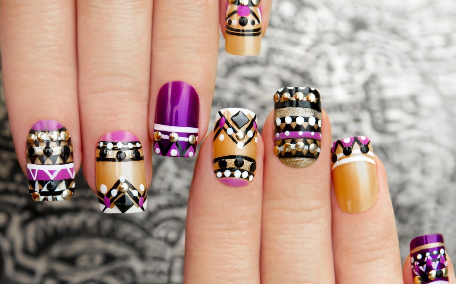 Nail Art viola: ispirazione e prodotti