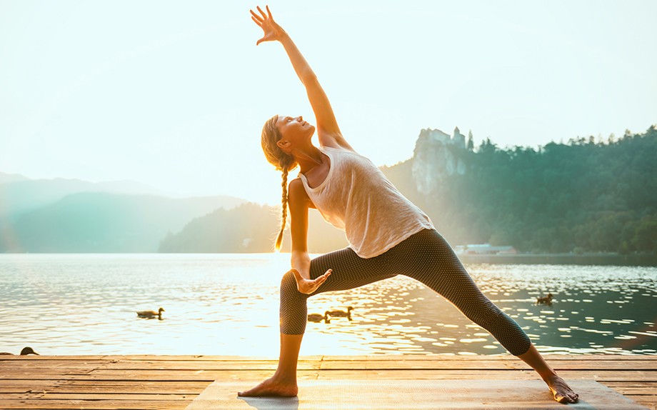 Yoga per principianti: cosa sapere e le posizioni per iniziare