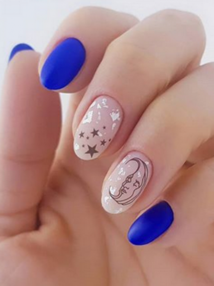 Nail art blu e argento: prodotti e ispirazioni da Instagram