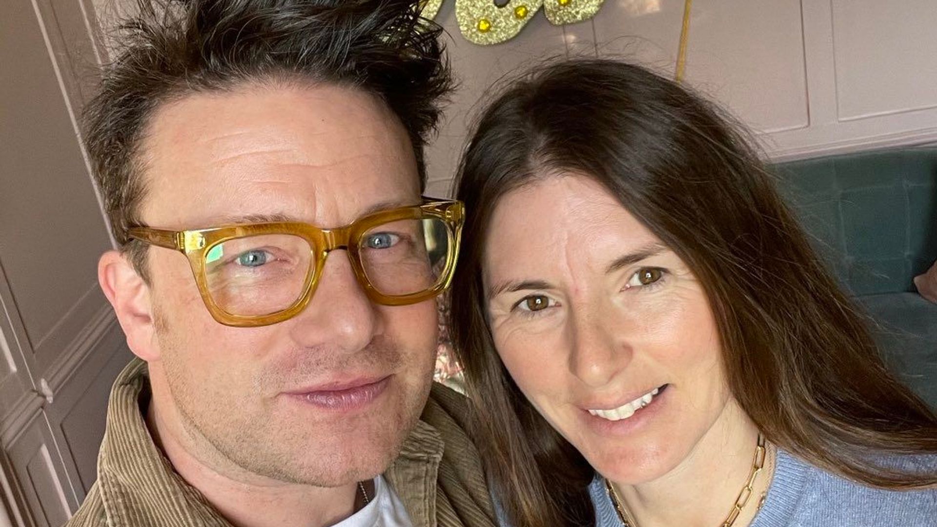 Jamie Oliver with his wife Jools selfie