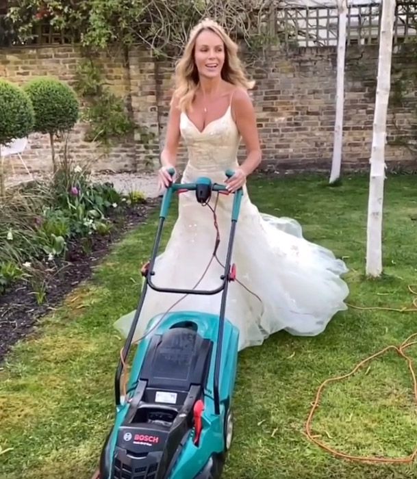 amanda holden wedding dress garden