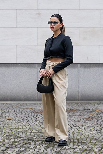 Minimalist Outfit Beige Trousers