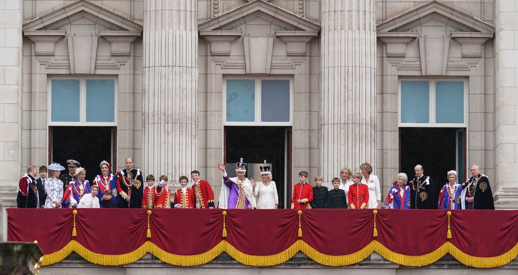 The King and Queen surrounded by their families