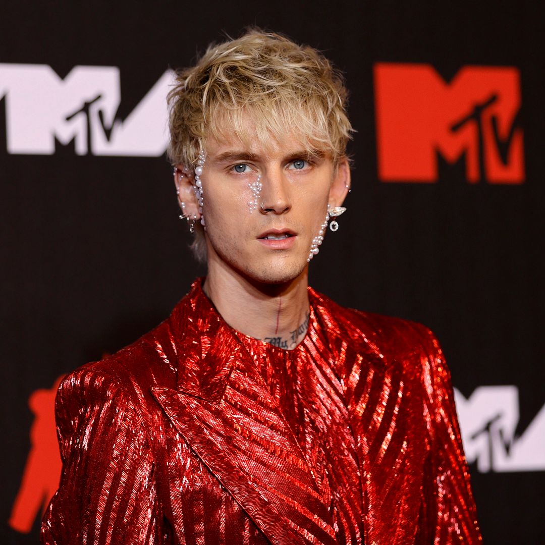 Machine Gun Kelly's major tooth transformation as he debuts fangs