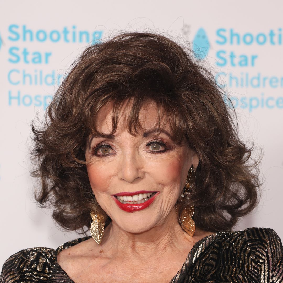 Joan Collins is ageless in unexpected selfie with supermodel Naomi Campbell