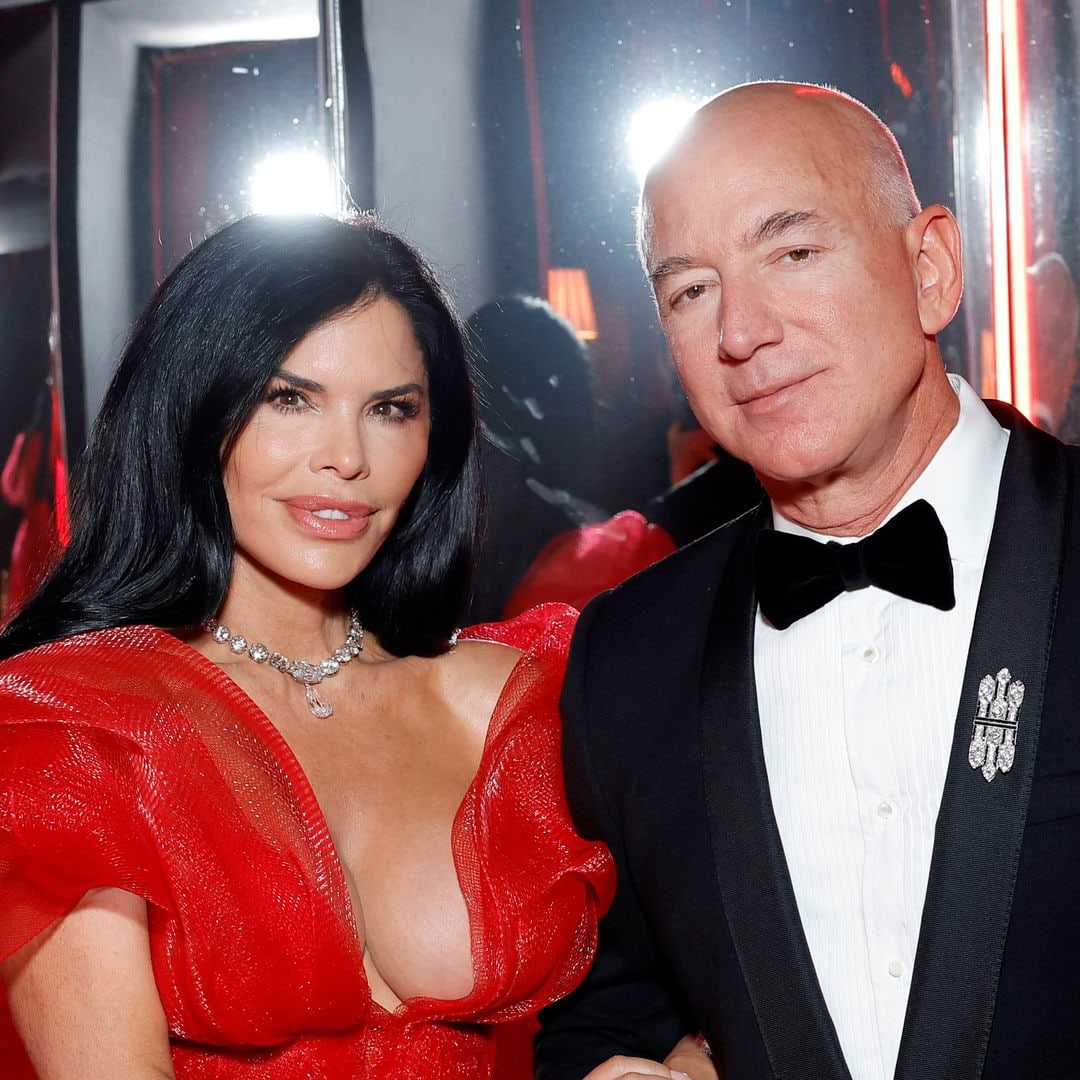 Lauren Sanchez locks lips with Jeff Bezos on romantic getaway — see photos