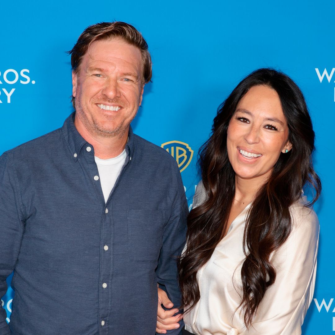 Joanna Gaines shares rare family photos from beach vacation with husband Chip Gaines