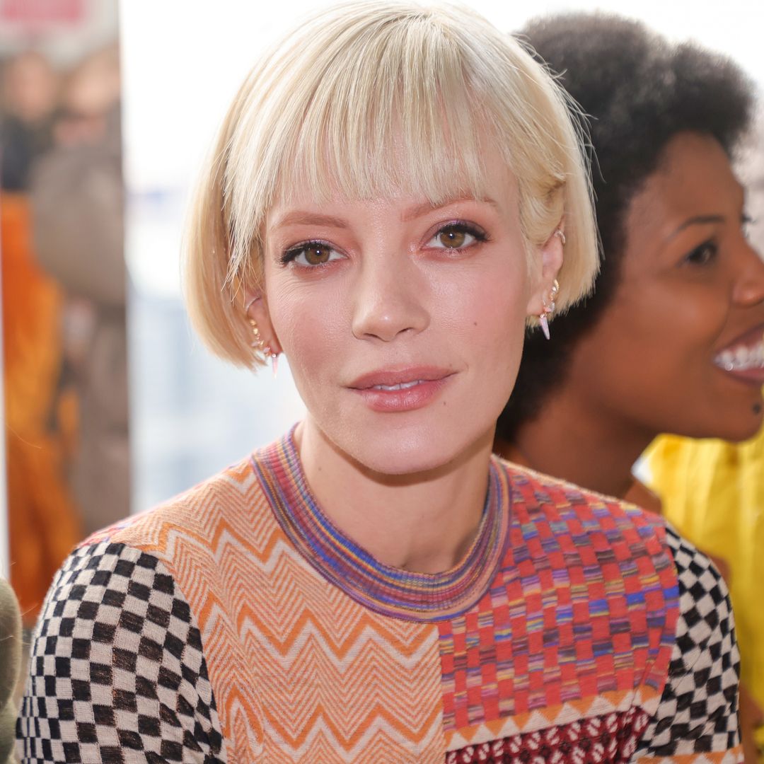 Lily Allen unveils shocking red hair transformation