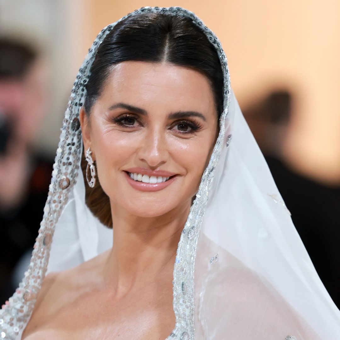 Penelope Cruz just turned 50 and this is how she looks decades younger