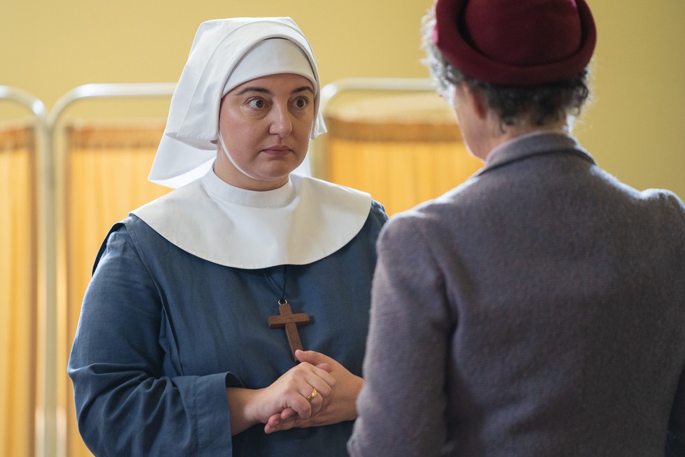 Rebecca Gethings as Sister Veronica and Georgie Glen as Miss Higgins in Call the Midwife