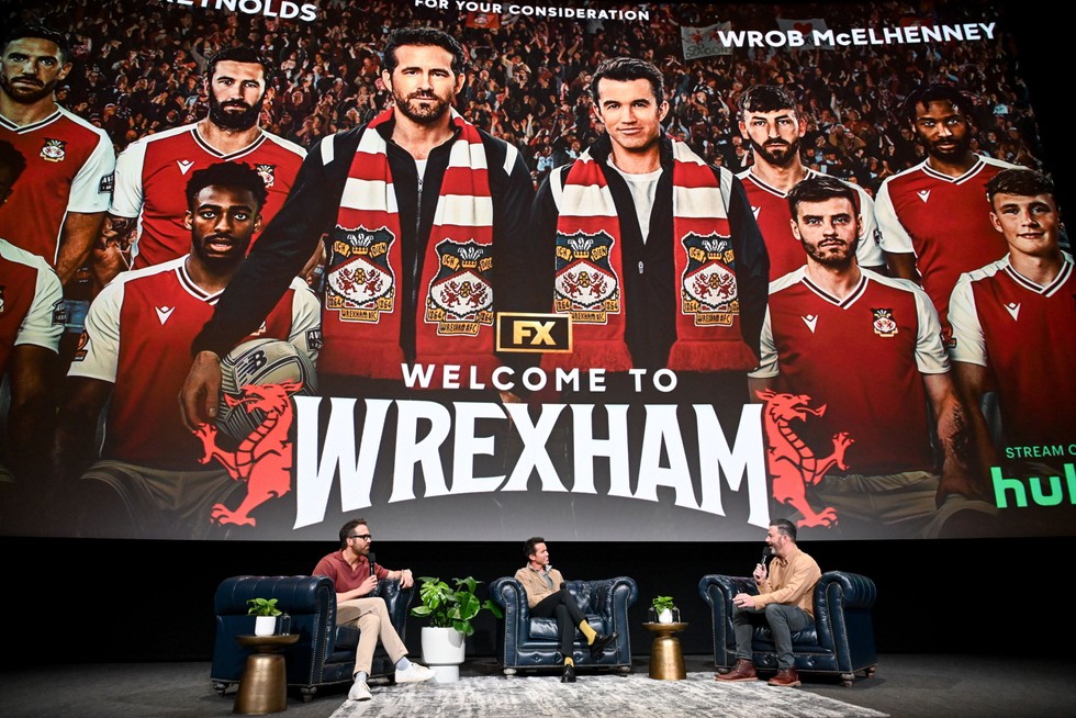 Ryan Reynolds, Rob McElhenney and Jimmy Kimmel at the FYC event for Welcome To Wrexham sitting in chairs during an interview