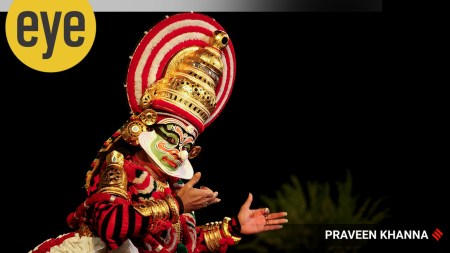 Koodiyattam exponent Margi Madhu performing at the India International Centre, New Delhi