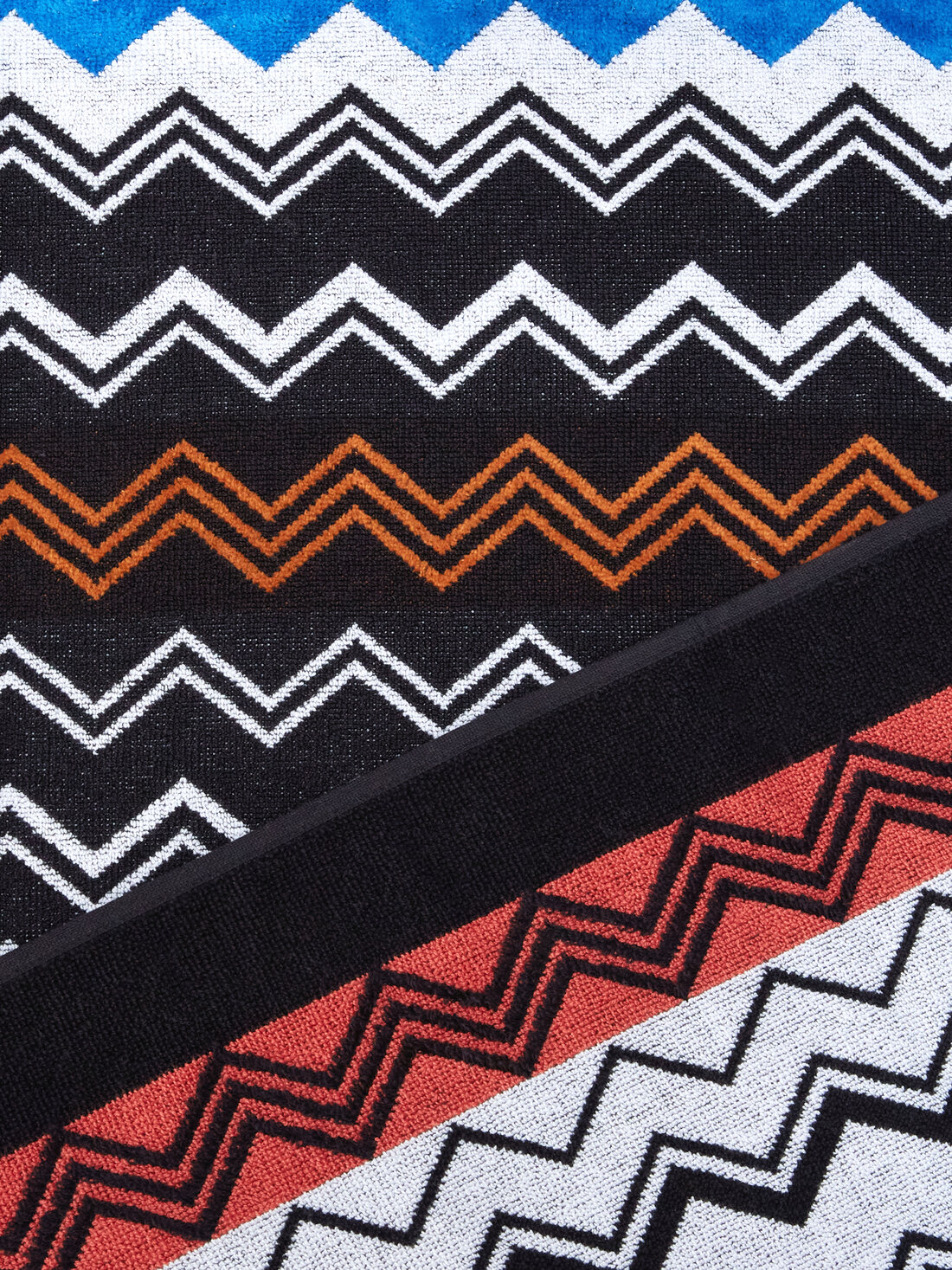 Neoclassic 180x100 cm beach towel in zigzag cotton terry, Black    - 8053147097282 - 2