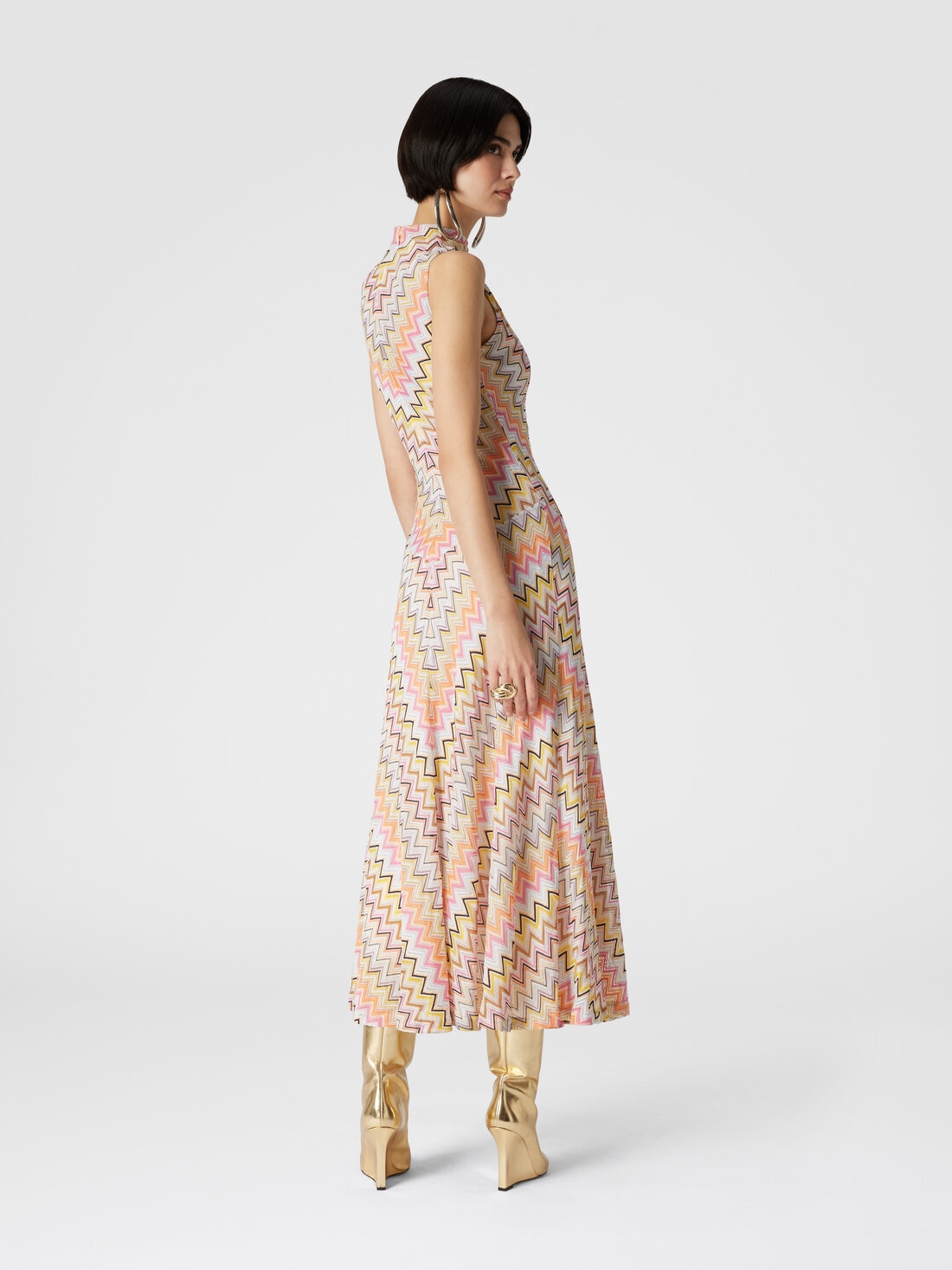 Langes ärmelloses Kleid mit gerafftem Ausschnitt, Mehrfarbig  - DS24WG0VBR00YES01CM - 2