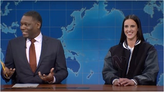 Caitlin Clark appears on Saturday Night Live. (Credit: Screenshot/Youtube video https://www.youtube.com/watch?v=Cuf29fvlfb0)