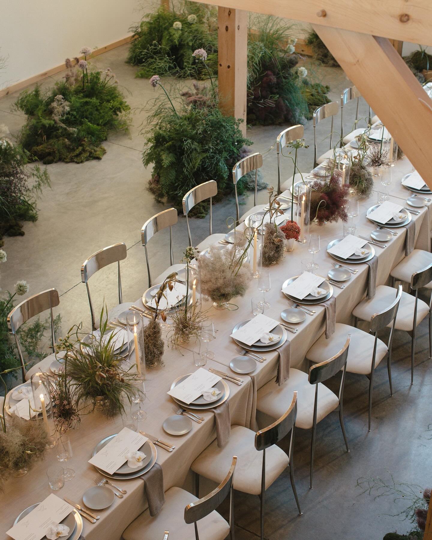 Bringing the outside garden indoors for an intimate, meadow-like dinner.

Planning &amp; Design: @mudaricreative 
Photographer: @kristenmarieparker 
Venu: @wildflowerauberge 
Florist: @studiojoness 
Invitations and paper goods: Mudari Creative
Music: