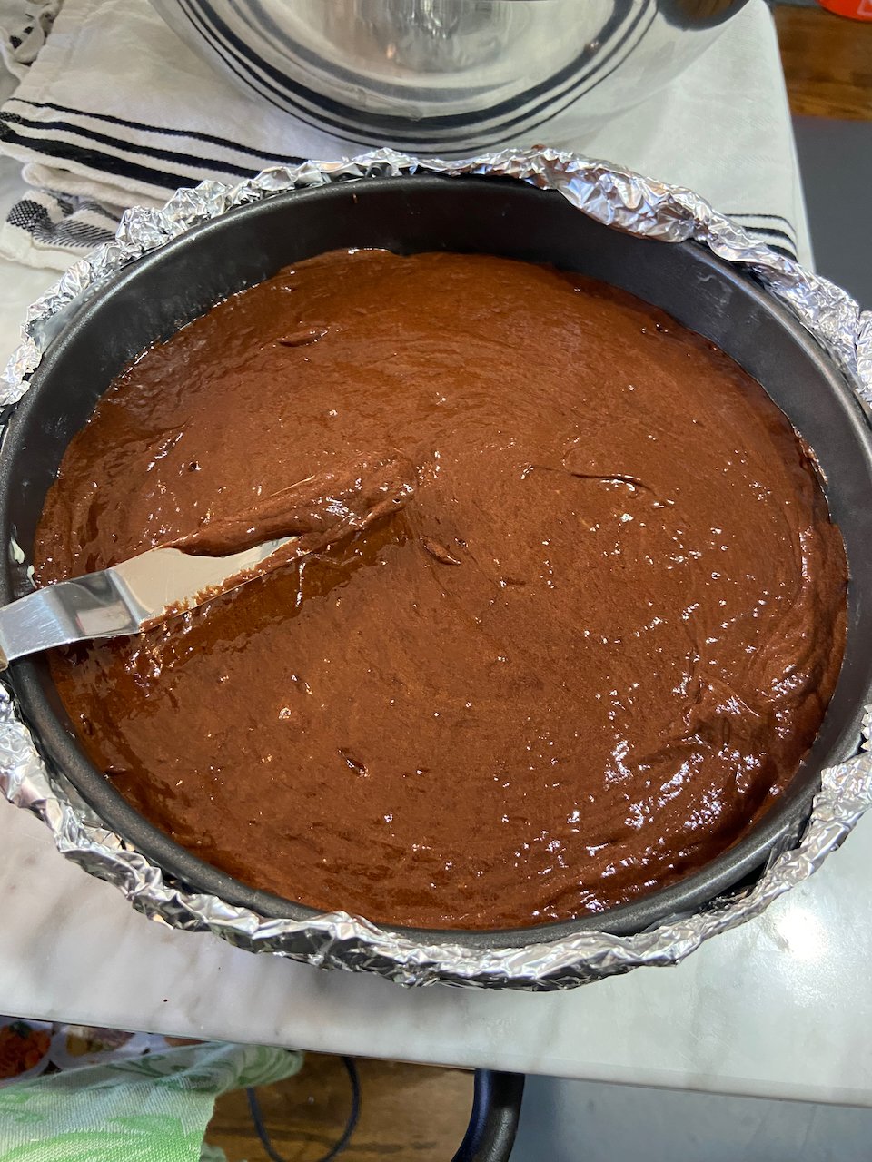 10) Smoothing batter level before baking 