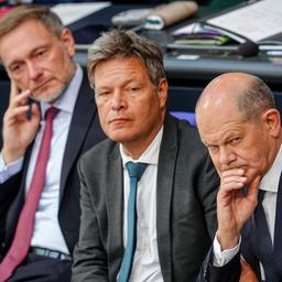 Christian Lindner, Robert Habeck und Olaf Scholz im Bundestag