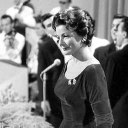 Lys Assia beim Grand Prix d'Eurovision 1956.