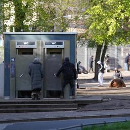 Blick auf den August-Bebel-Park vor dem Drogenberatungszentrum Drob Inn am Hamburger Hauptbahnhof