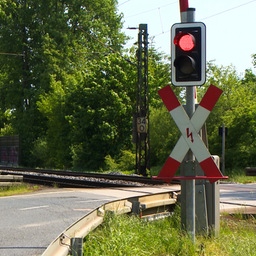 Bahnübergang mit Andreaskreuz