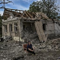 Zerstörtes Gebäude im Donbass