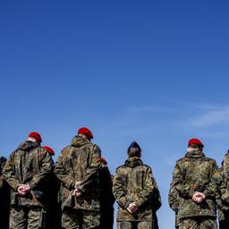 Soldaten sind im Marinestützpunkt Eckernförde beim Rückkehrappell für den Ausbildungseinsatz ·Gazelle· angetreten 