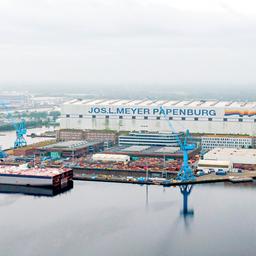 Ein Blick auf die Meyer Werft in Papenburg. 