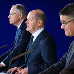 Stephan Weil, Olaf Scholz und Boris Rhein (von links)