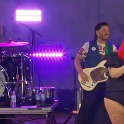 Die Band Gossip um Frontfrau Beth Ditto spielt auf der Hamburger Stadtparkbühne.