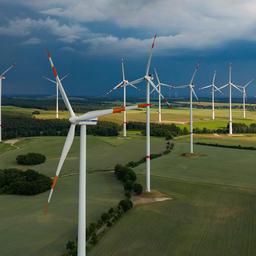 Windenergieanlagen im Osten von Brandenburg.