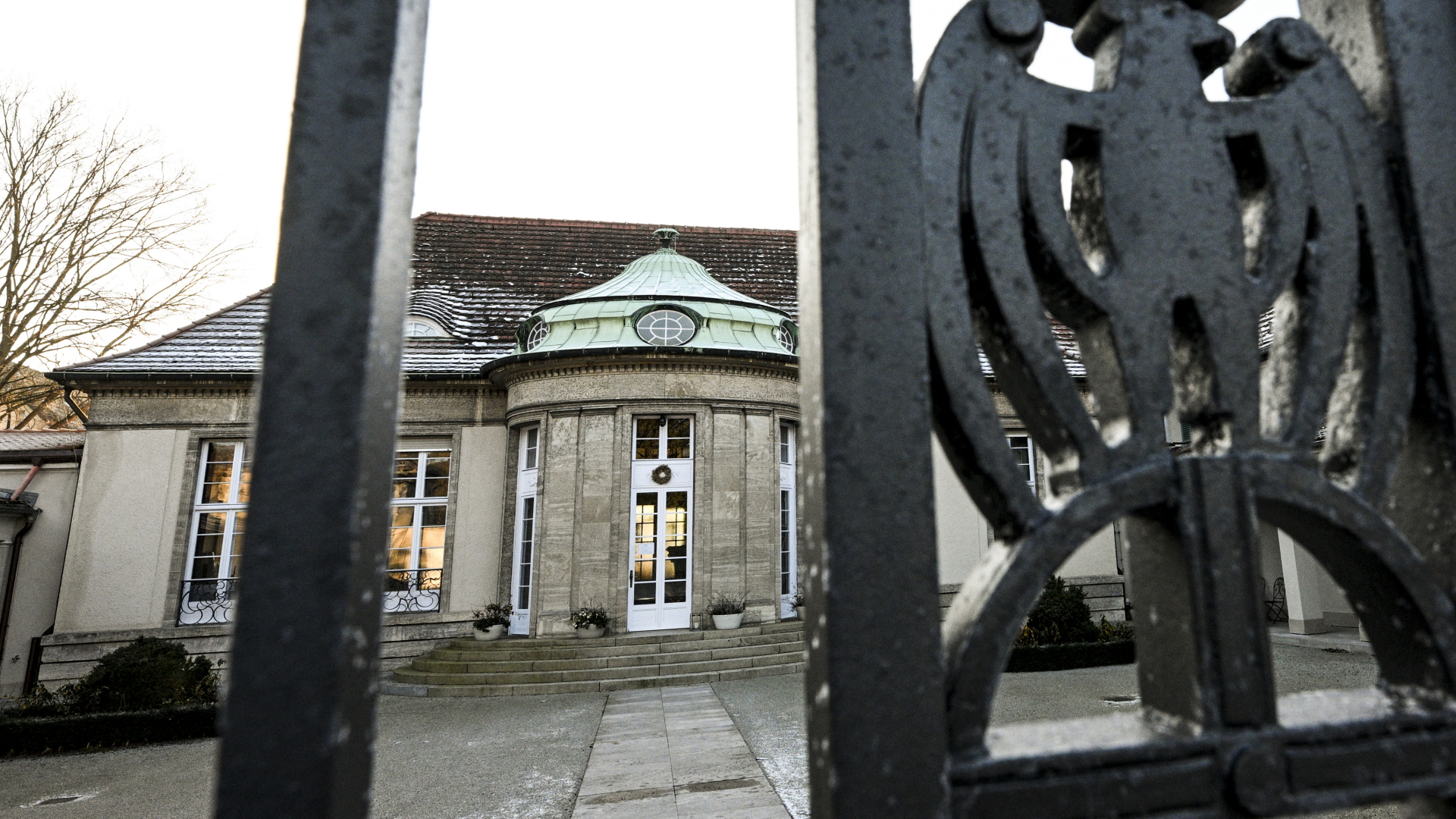 Blick auf ein Gästehaus in Potsdam, in dem AfD-Politiker nach einem Bericht des Medienhauses Correctiv im November an einem Treffen teilgenommen haben sollen. 