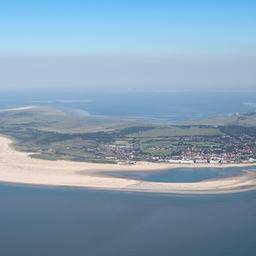 Eine Luftaufnahme zeigt die Insel Borkum.