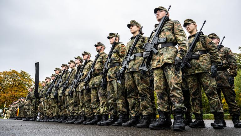 Indienststellungsappell vom Heimatschutzregiment 2 in der Lützow Kaserne (Aufnahme vom 26.10.2023) 