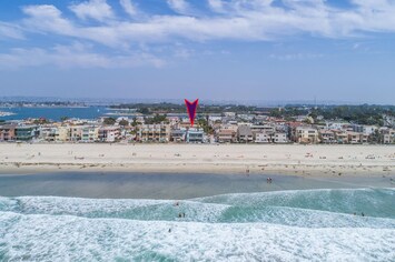 Image of Modern Beach Studio Condo