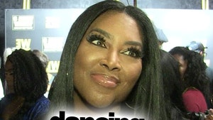 0830-kenya moore-dwts-tmz