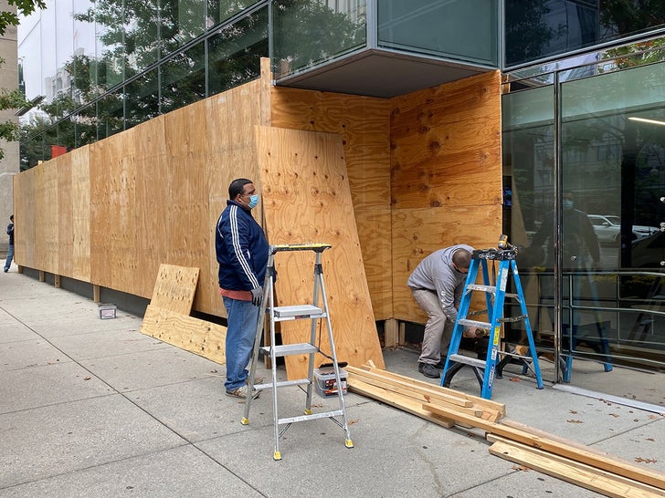 D.C. Buildings Board Up Windows Ahead of Election