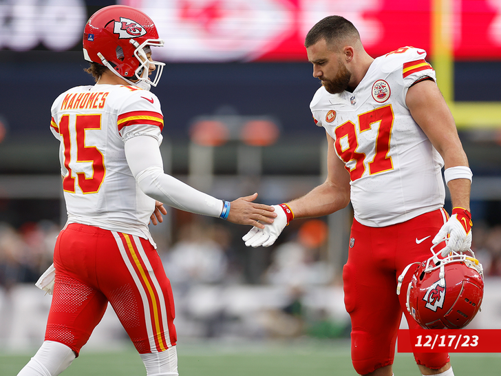 Patrick Mahomes #15 and Travis Kelce #87